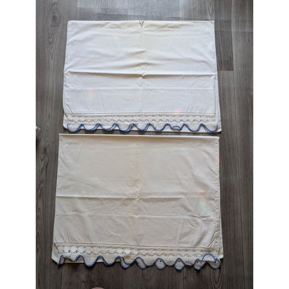Vintage Cannon Percale Pillowcases With Crochet Lace Trim White & Blue - Picture 1 of 7